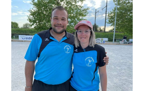 Cyril Gagne associé à Fanny Veaux, vainqueurs du championnat &quot;doublette mixte&quot; de Saône et Loire 2022 !